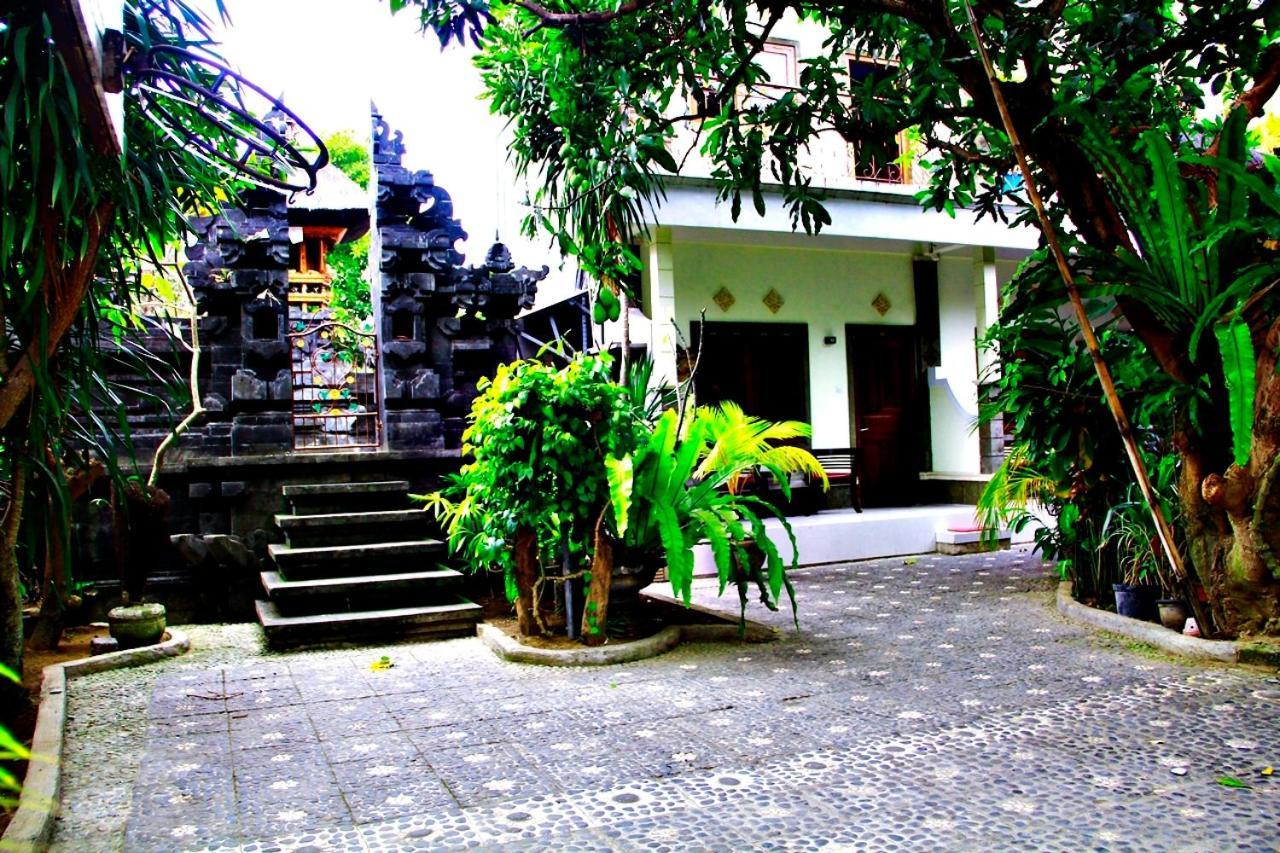 Nakula Guest House Kuta  Exterior photo